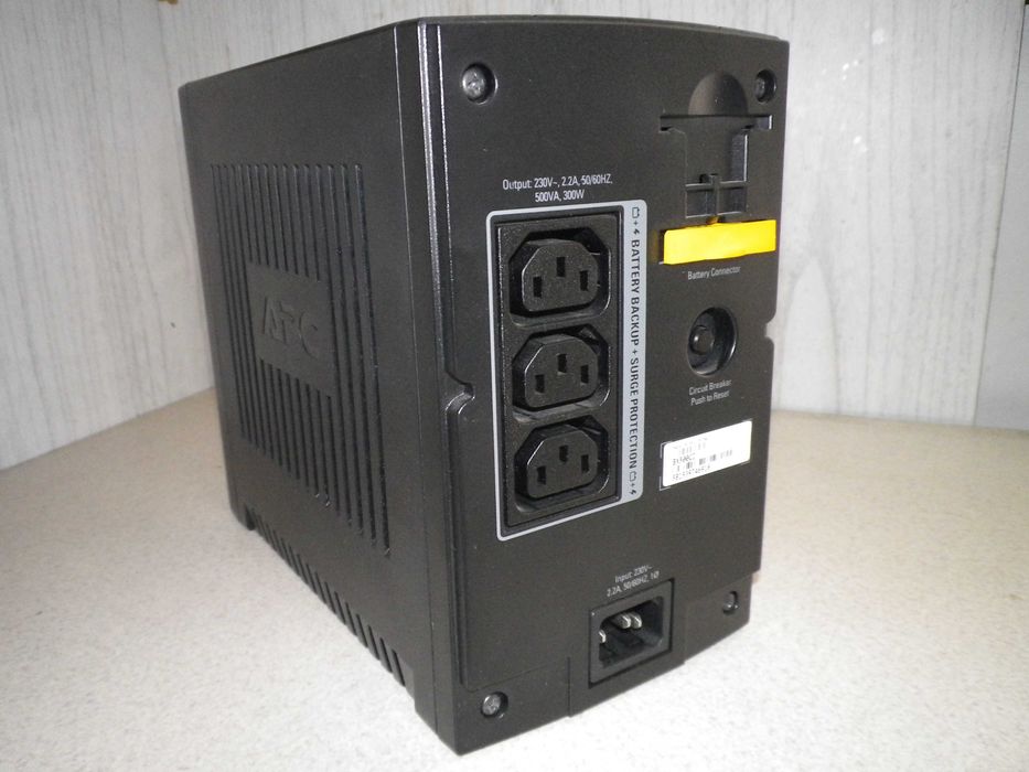 Качествен UPS APC BX500CI
