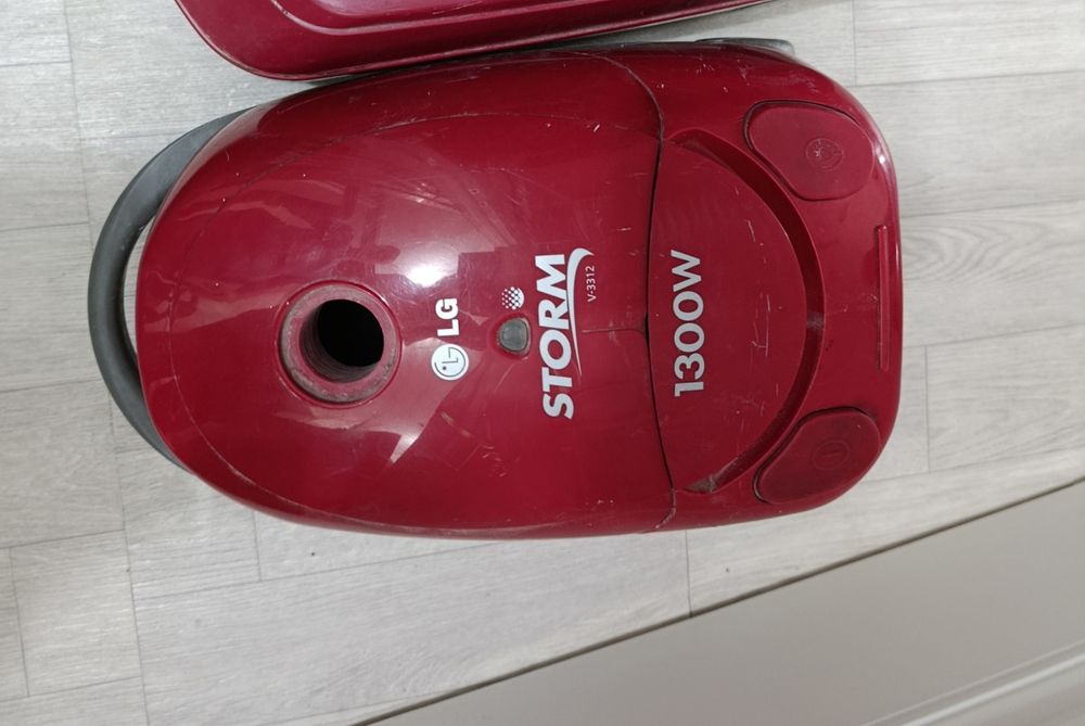 Пылесос рабочий продам
