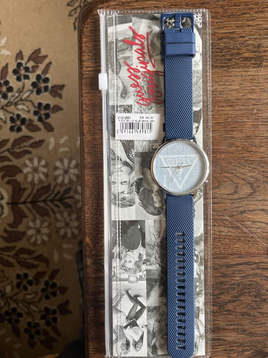 Стилен Часовник Guess