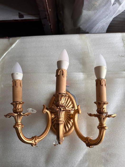 Деревянные панели, двери, комод, островок