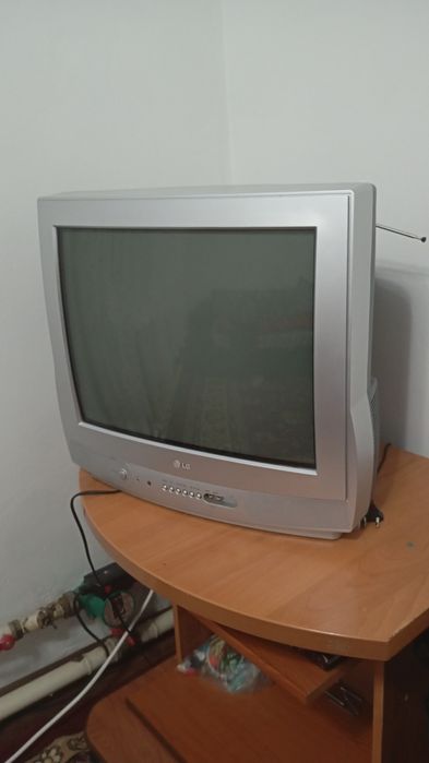 Продам телевизор