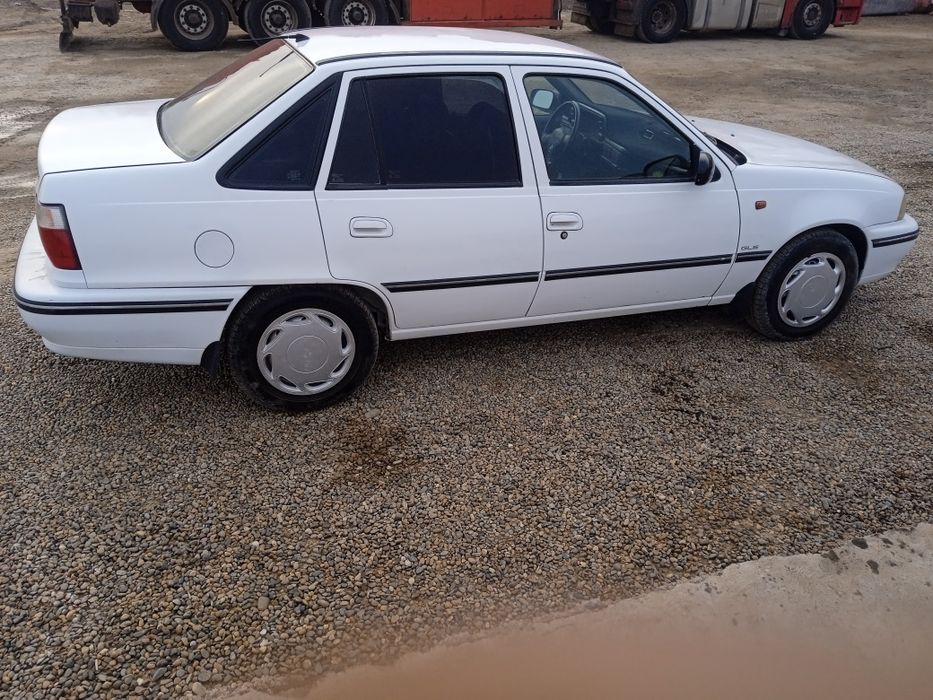 Holati yaxshi yurib turgan mashina