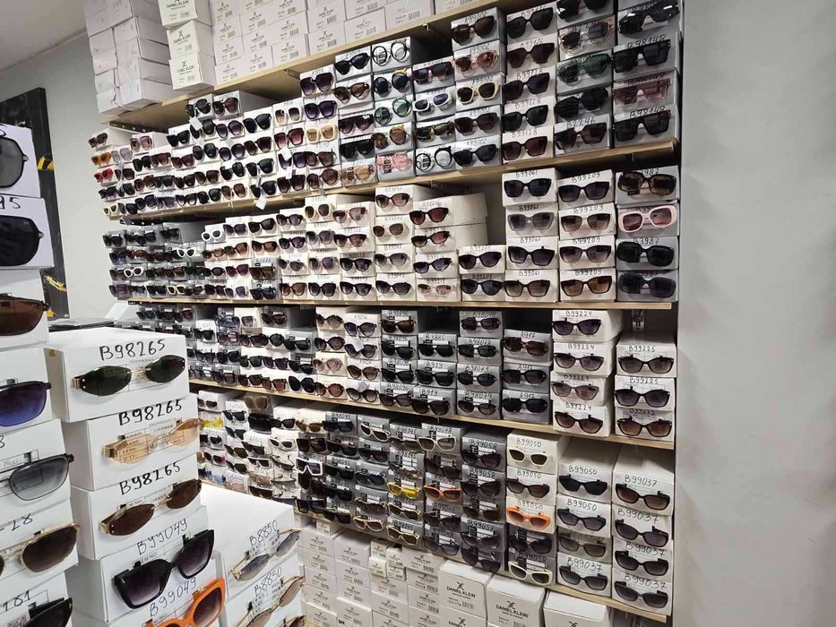 Слънчеви очила на едро огромно количество