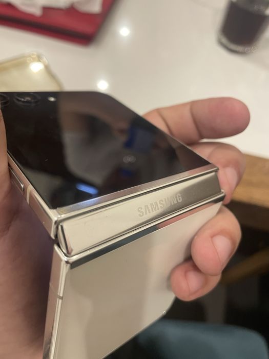 Samsung Galaxy z flip 5