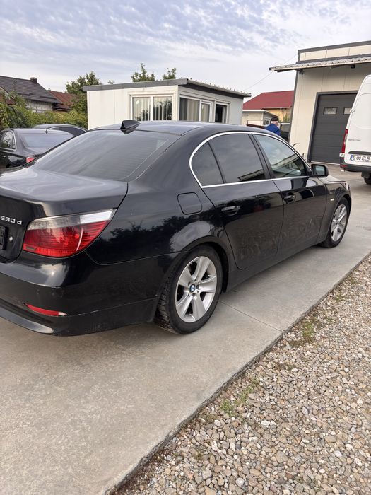Dezmembrez BMW 530 E60 3.0 218cp, far xenon, navigatie, interior piele, plansa de bord