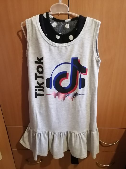 Продам праздничные платья