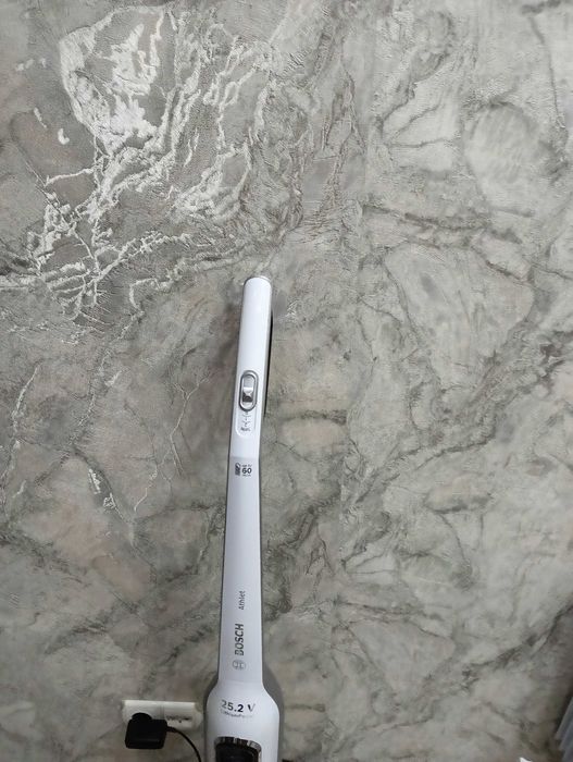 Продам пылесос вертикальной Bosch