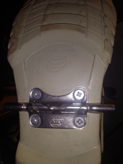 vând placă snowboard,boots