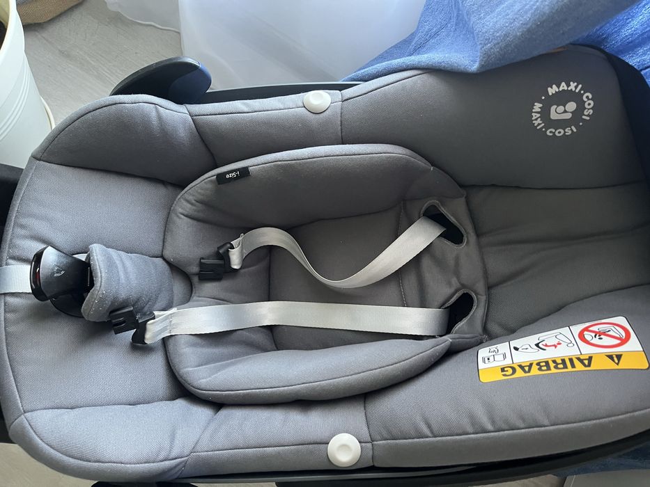 Scoica Maxi Cosi Joolz si Isofix