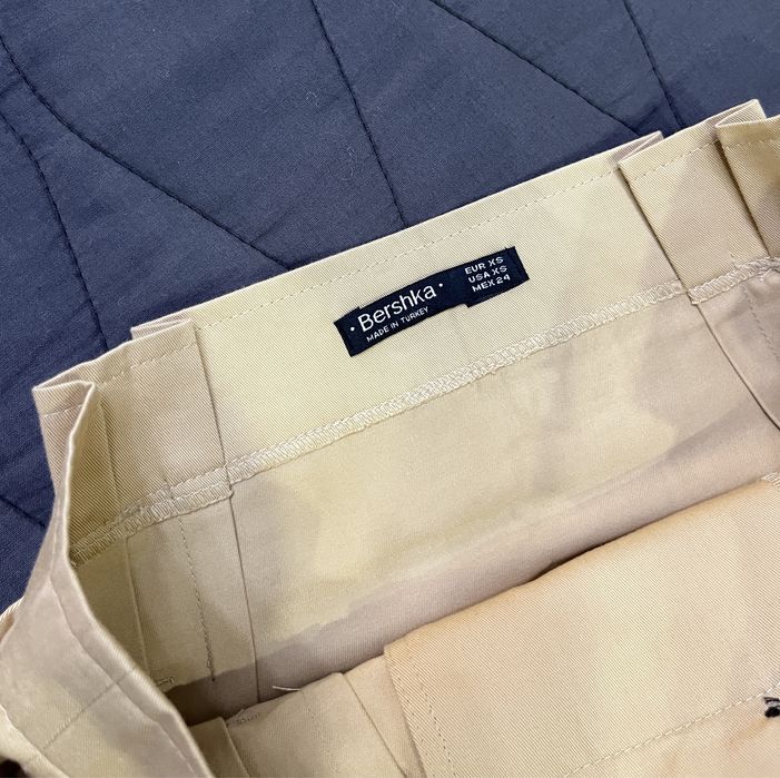 Шорты, юбка хs bershka