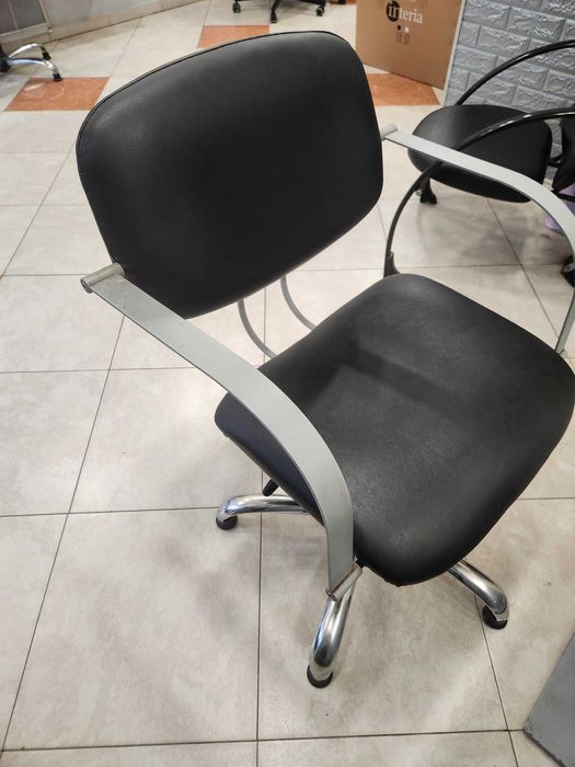 Фризьорски стол 2бр, употребяван