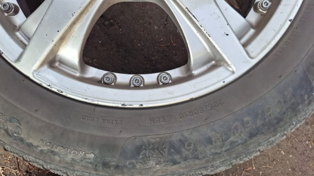 Титановые диски вместе Шинами