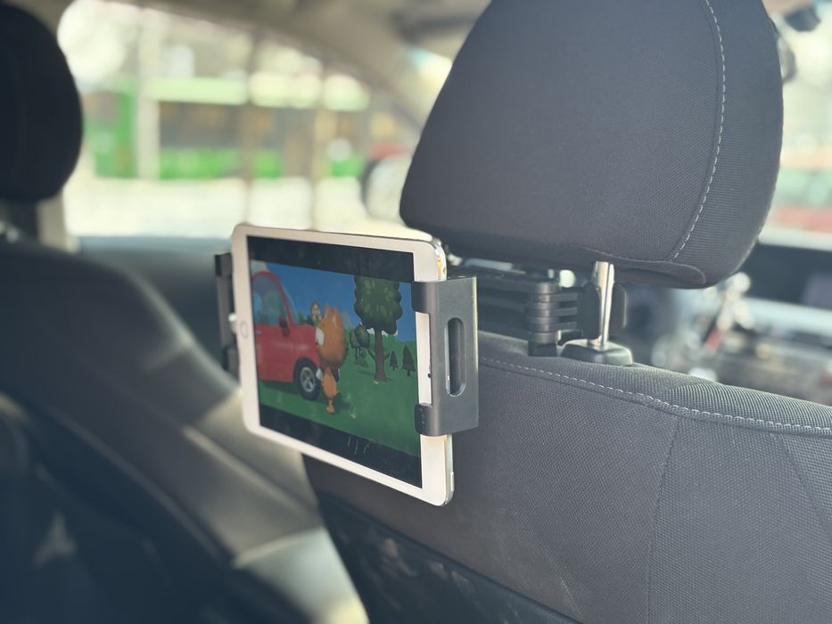 Держатель планшета на подголовник в авто