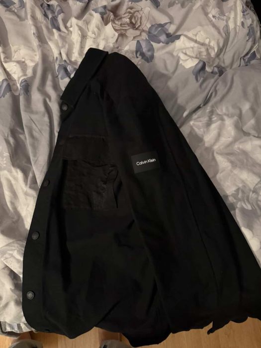 Продавам дънкено яке Calvin Klein