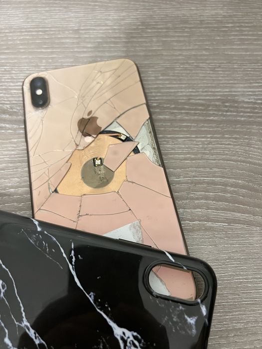 Айфон XS MAX продается