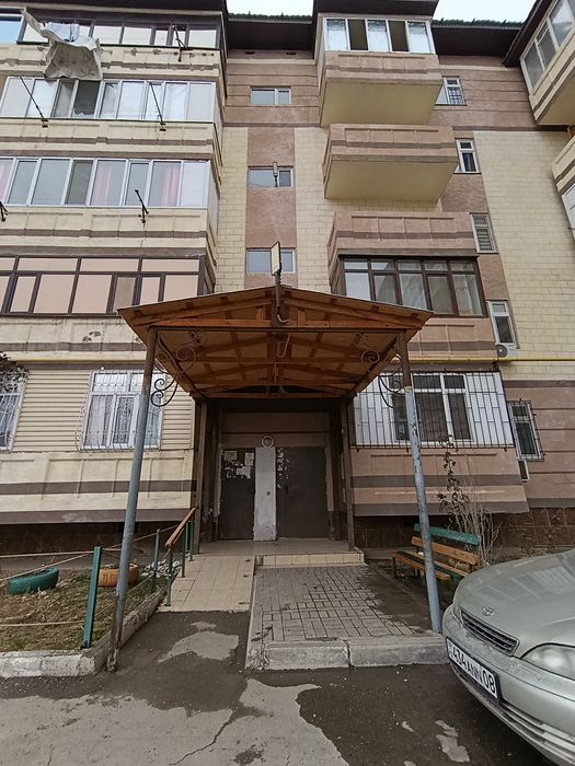 3хкомн кв, 5 эт, 15мкр