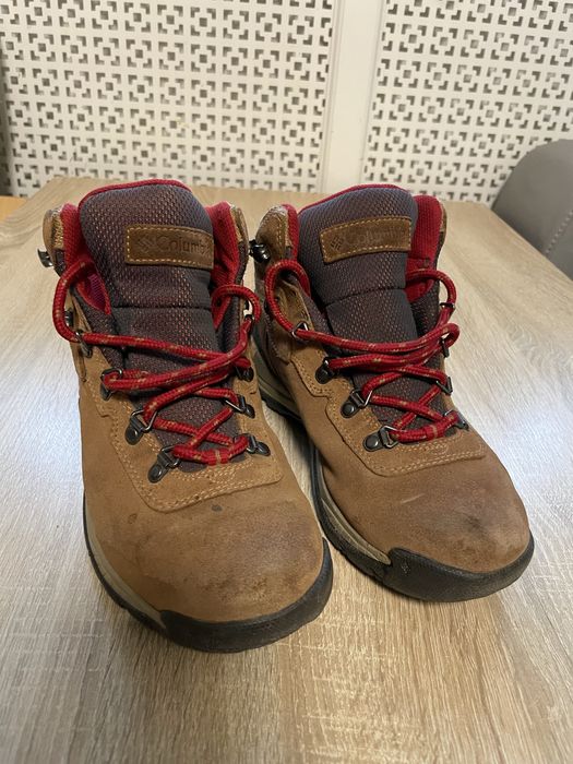 Bocanci Columbia impermeabili – mărimea 39