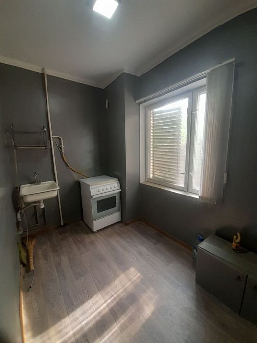 Юнусабад 17. Срочно. Продаю. 1 комнатная чистая