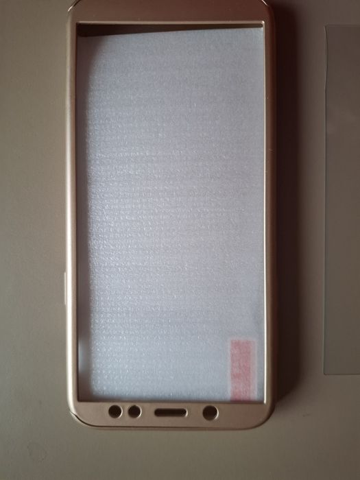 Кейс и протектор за Samsung A6 2018