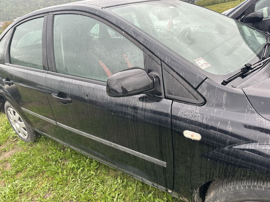 Capotă bară faruri aripi roți triple ford Focus 2