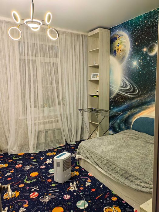 Продам квартиру из 5 комнат в  4 микрораоне