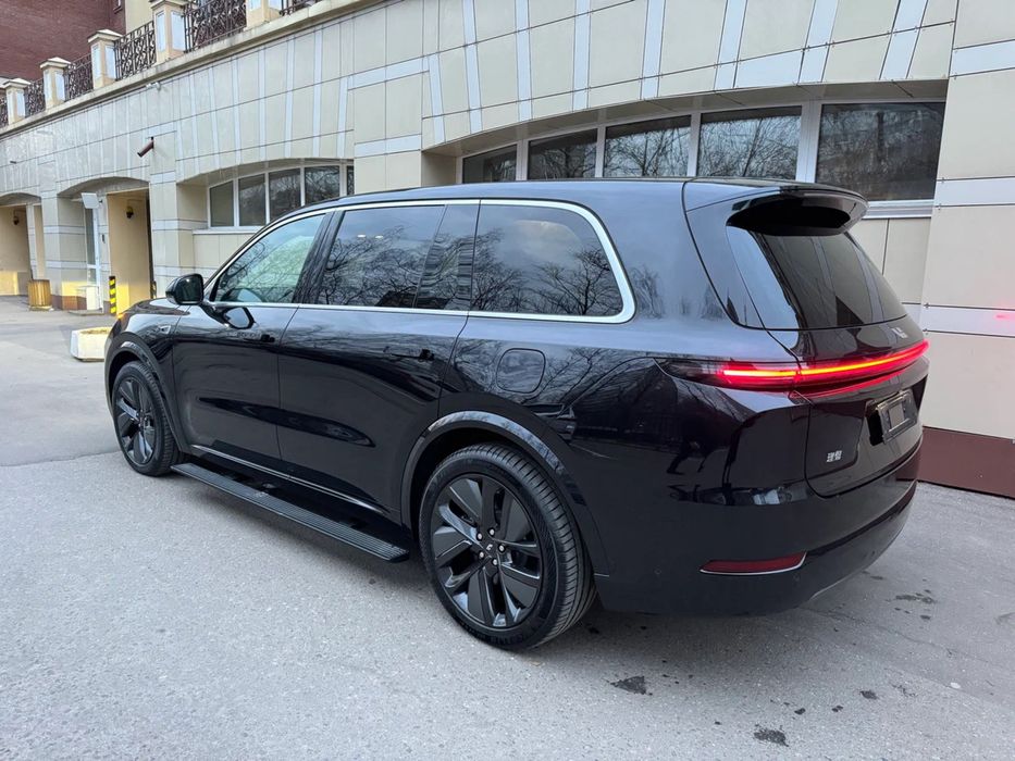 Lixiang Li 9 Restayling 2025 Мокрый асфальт,Oq, Qora va Grey