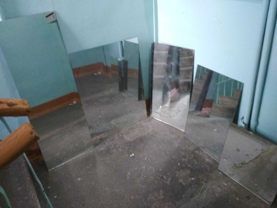 Зеркала разных размеров, б.у. в хорош сост !