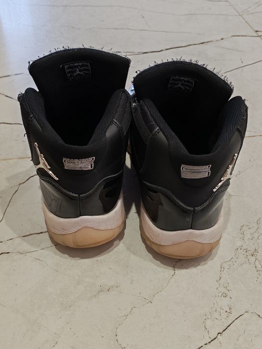 Продаю Jordan 11  б/у