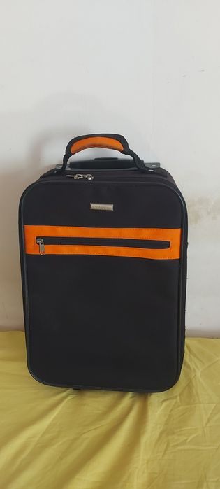 Trroller mic 40-30-20 . Material f rezistent