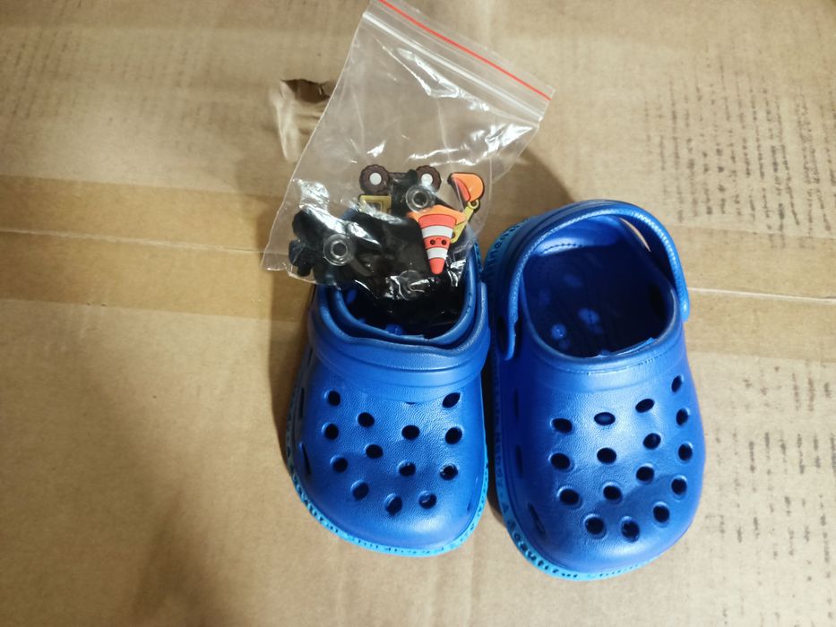 Продам детские сабо