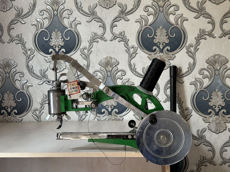 Tikuv mashinasi sotiladi | Продаётся машинка