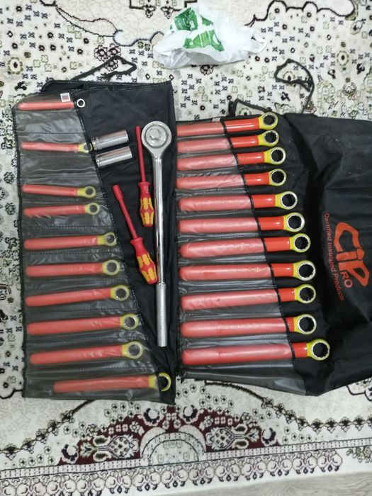 Диэлектрический ключ