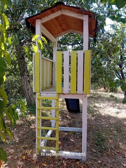 Căsuță cu tobogan  - pentru copii