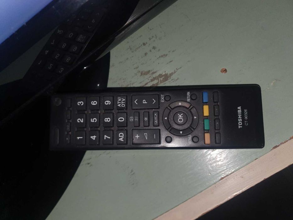 телевизор 32'' TOSHIBA LCD