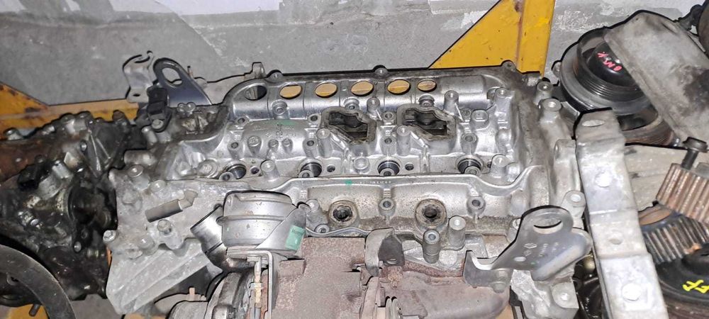Chiulasa completa 2.0 DCI Renault / Nissan cod motor: M9R