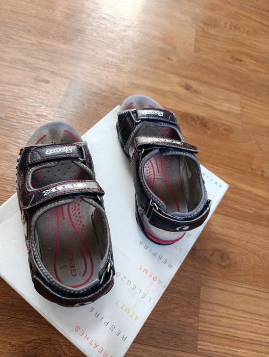 Продам детские сандали