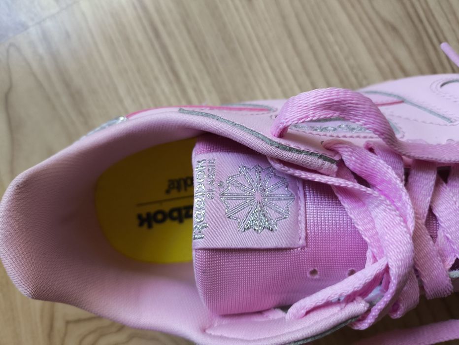 Дамски (детски) розови маратонки Reebok