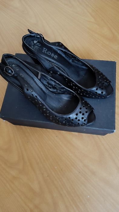 Отдам туфли женские