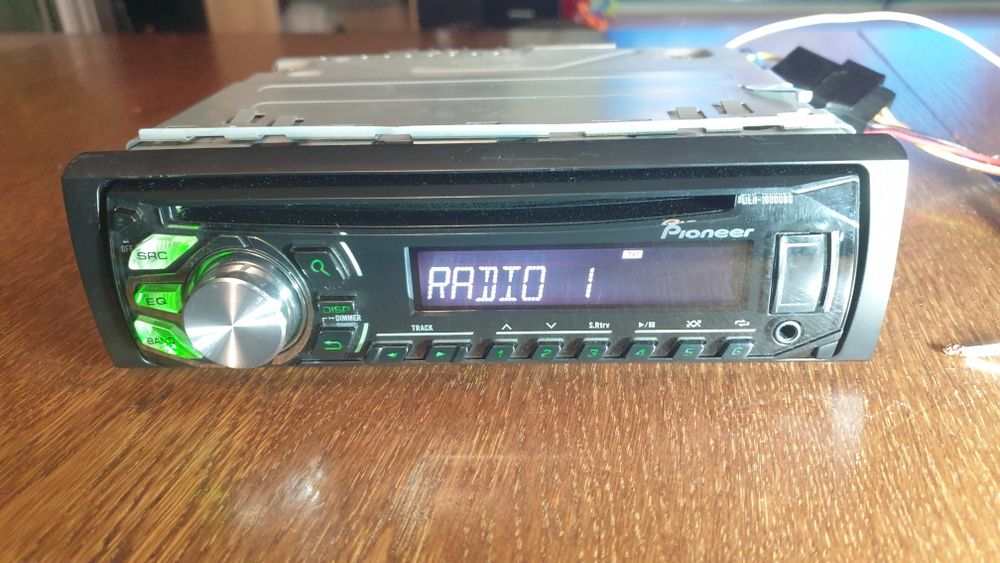 Авто радио плеър музика за кола Пайнер Pioneer CD MP-3 USB AUX