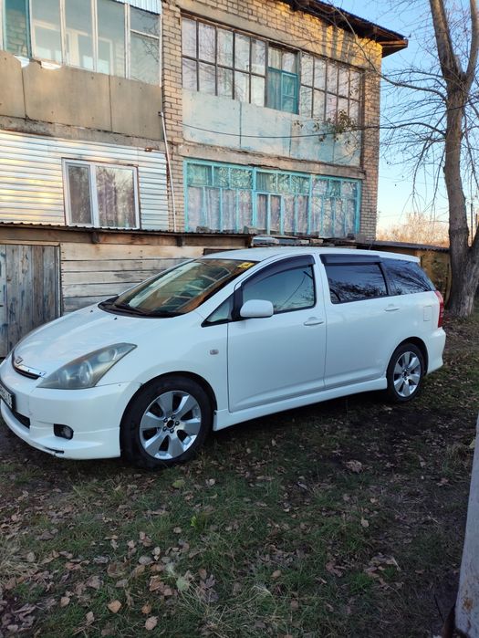 Тойота виш 1.8 объём