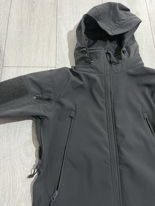 Helikon tex , gunfigter softshell shadow gray