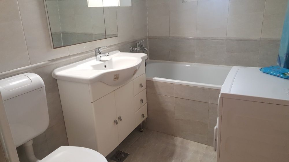 Persoana fizica inchiriez apartament 3 camere, decomandat, zona Iulus Mall FSEGA,strada Slatina,Marasti,