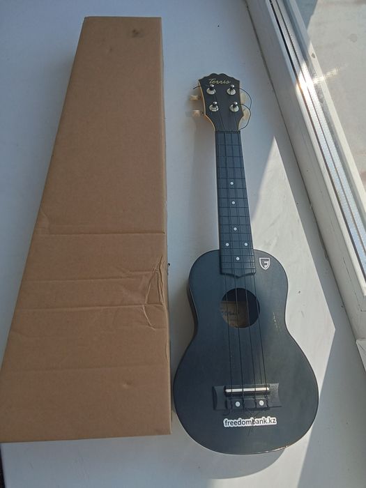 Продам укулеле сопрано