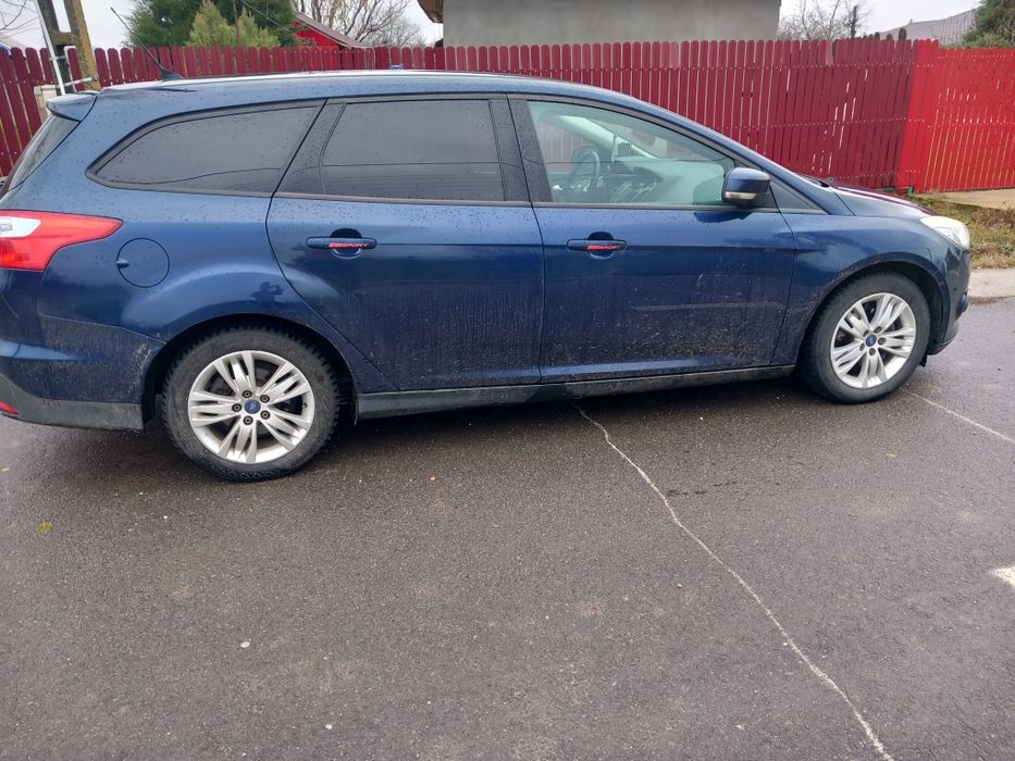 Vând sau schimb ford focus