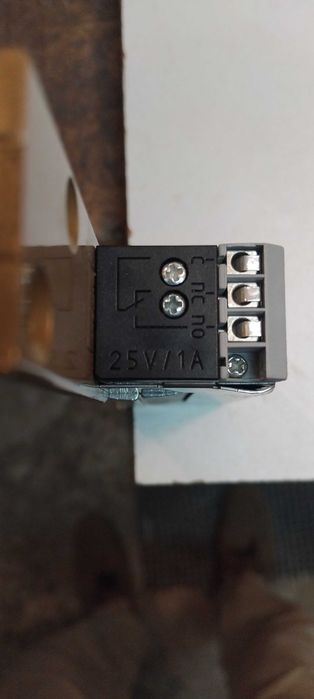 Електрически насрещник-брава