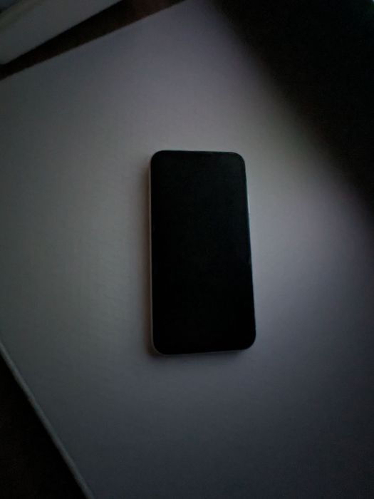 Iphone XR белый.