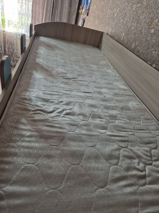 Кровать двухярусна