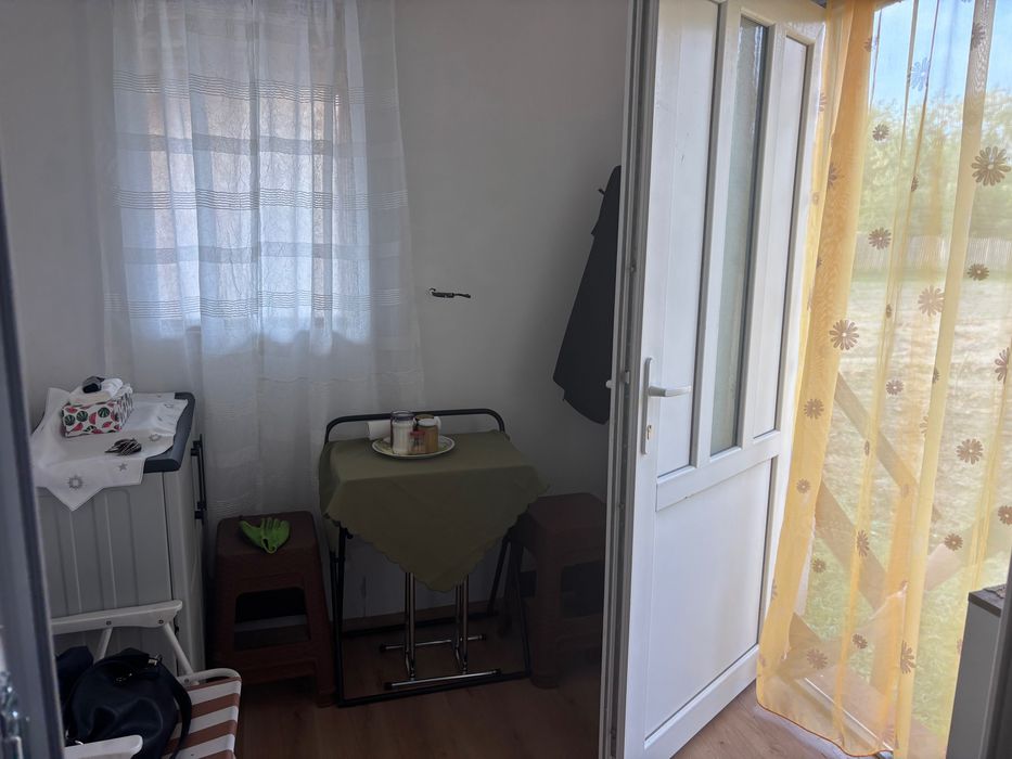 Vând teren cu cabana la munte