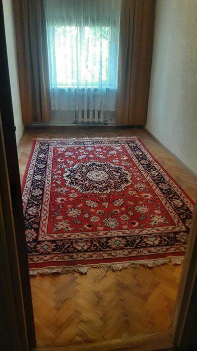 Vand apartament 4 camere - Centru