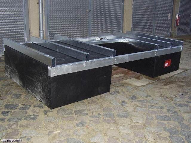 Flotori pentru pontoane plutitoare